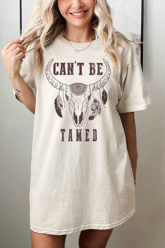 CANT BE TAMED CATTLE OVERSIZED GRAPHIC TEE