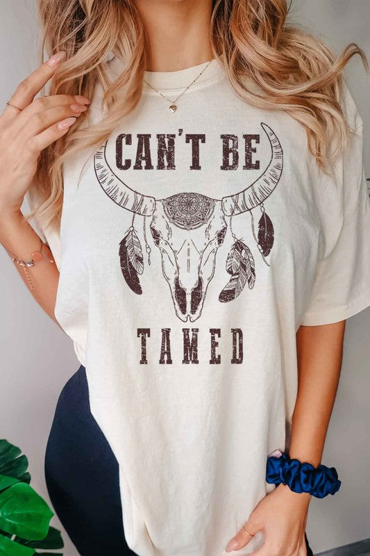 CANT BE TAMED CATTLE OVERSIZED GRAPHIC TEE